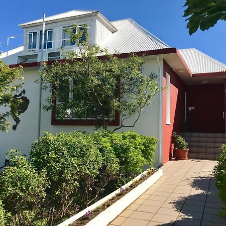 Guesthouse Arny Vestmannaeyjar Exterior photo