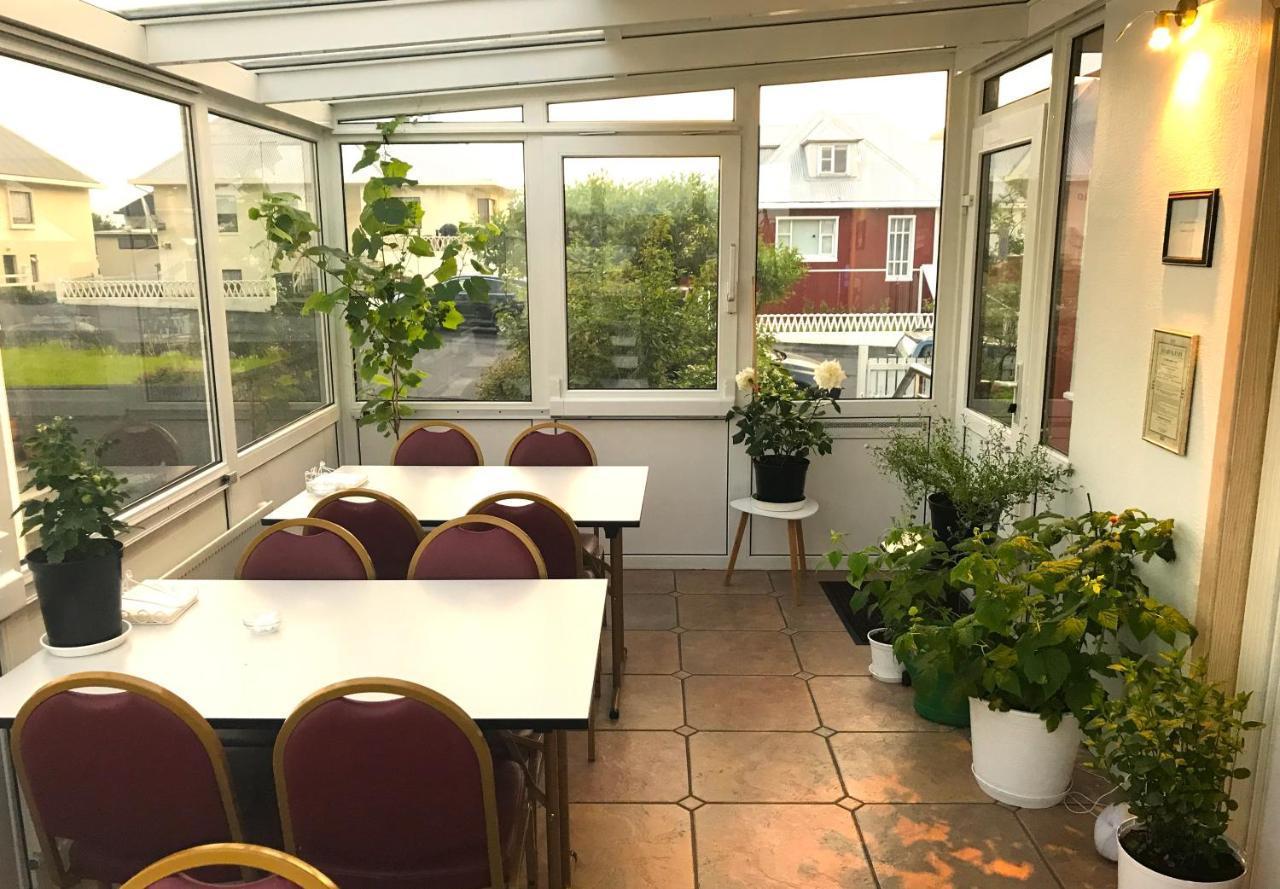 Guesthouse Arny Vestmannaeyjar Exterior photo